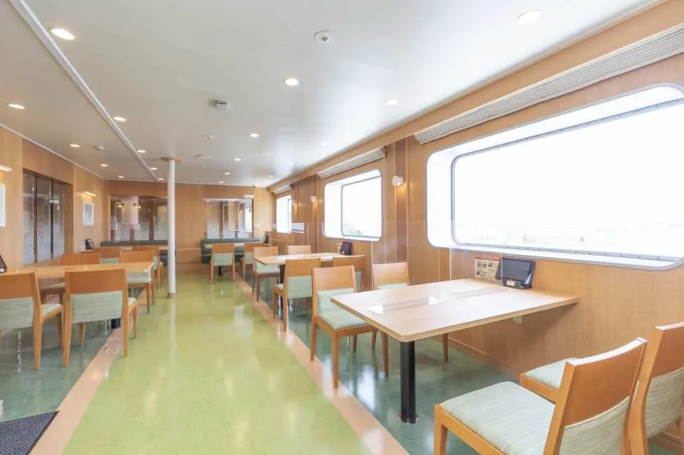 Restaurant | Enjoy delicious food and warm service while gazing at the vast ocean. You can take your time ordering using the tablets installed on each table. When you leave, you can pay at the self-checkout. You can also pay by credit card.