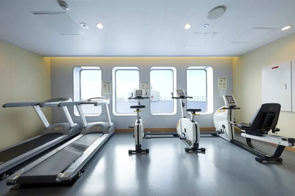 Sports Room | Enjoy the ever-changing sky view while catching up on your exercise! We have two running machines and three cordless bikes available for free use.