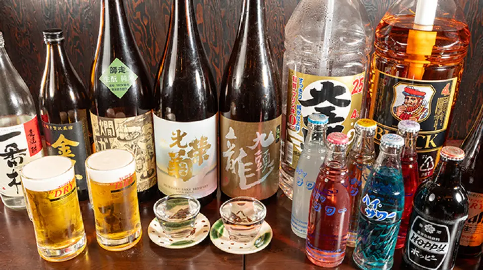 We have a wide selection of drinks to enjoy with your meal. We have a wide selection of sake, from standard to premium. Our affiliated izakayas always stock about 40 different types, so we can also provide rare brands. Our bottled sours and chuhais are also great value for money. You can order bottles at Naka and Soto, so you can enjoy refills at a reasonable price!