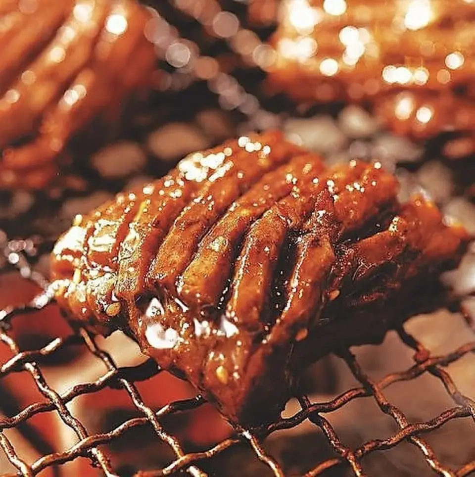 奢华切块的牛腩排！ *肉经过加工，变得鲜嫩。