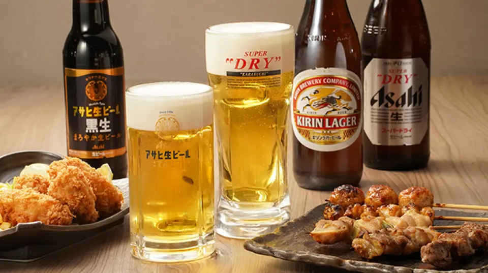 朝日啤酒连续第二年获得“美味！生啤”认证商店！我们以最低的价格提供 Super Dry 和 Maruef 生啤酒。此外，我们还常备有 20 个品牌的群马当地酒，包括以群马县“上毛三山”赤城山、榛名山和妙义山命名的著名酒。我们还推荐2小时2,200日元的无限畅饮方案，您可以享用40种以上的饮品。