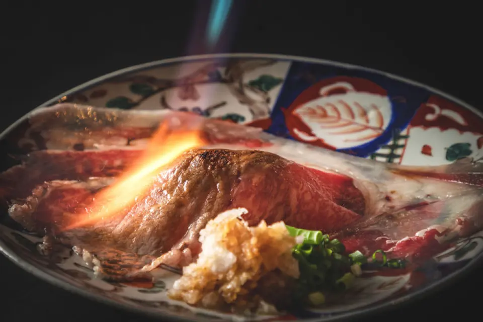 我们非常注重烧烤和食用肉类的方式，以便您可以体验到其原有的风味和口感。我们的员工非常了解如何使用调味品来使肉的味道增加一倍甚至三倍，以及如何烧烤肉。