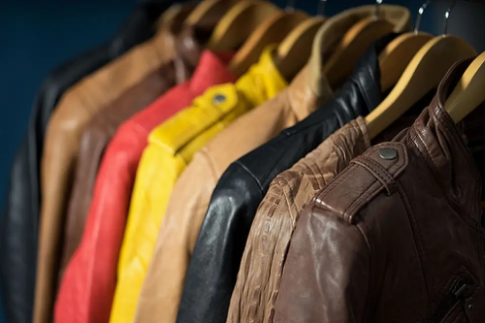 【庫薩達西〉入●皮衣工廠Leather Shop〉100公里〉伊茲密爾Izmir〉照●伊茲密爾鐘樓〉346公里〉布爾薩】