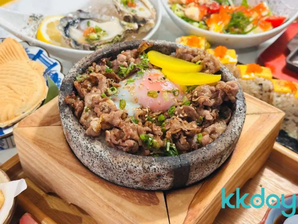 薄烧牛肉配温泉玉子丼