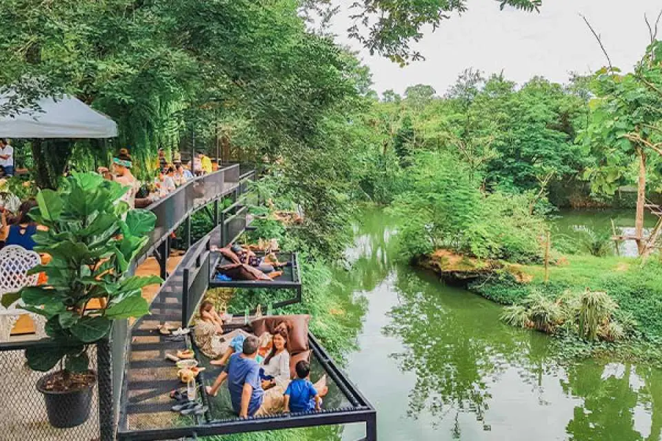 体验梦昌咖啡厅的宁静魅力，大自然美景中的隐秘绿洲