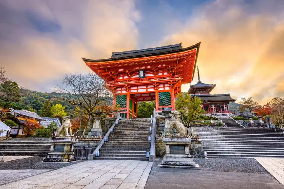 【入●清水寺〉入●二三年坂〉入●音羽瀧〉入●新京極商店街〉入●嵐山渡月橋〉入●嵐山竹林之道〉入●野宮神社〉入●京都藝術車站】