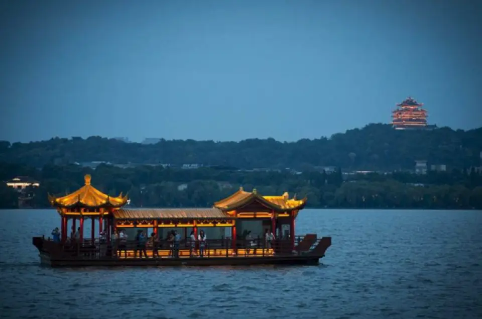 Thiên đường nơi hạ giới] Du thuyền Hồ Tây Hàng Châu + Vé Hạ cánh Đảo Santan Yinyue - KKday