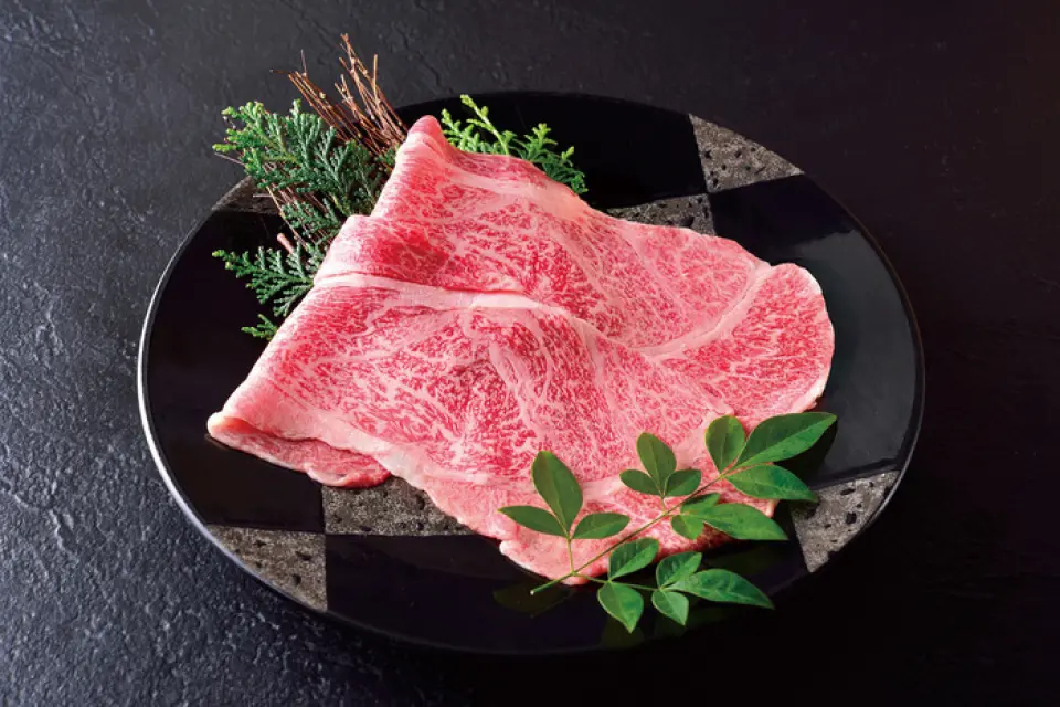 为了让您尽享最鲜美的肉食，我们精心挑选每一块肉的最佳形状，并手工切割。请您品尝福寿独有的正宗烤肉以及采用开业以来传承下来的秘方烹制的韩式料理。