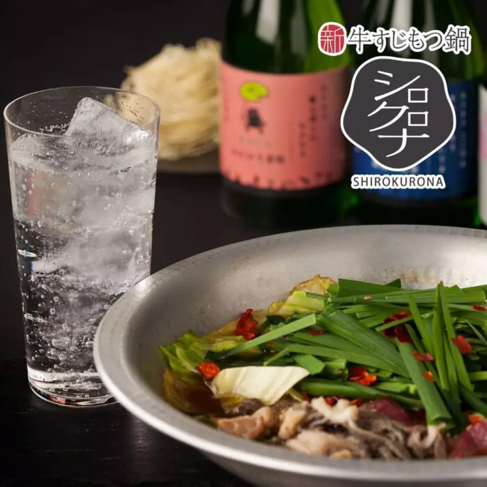 The "Imo Ball," made with Kagoshima-produced potato shochu, is the perfect highball to go with motsunabe. Mixed with soda, it is easy to drink and has a fresh taste. This drink is also popular among women. Please enjoy the excellent compatibility that further enhances the flavor of motsunabe.