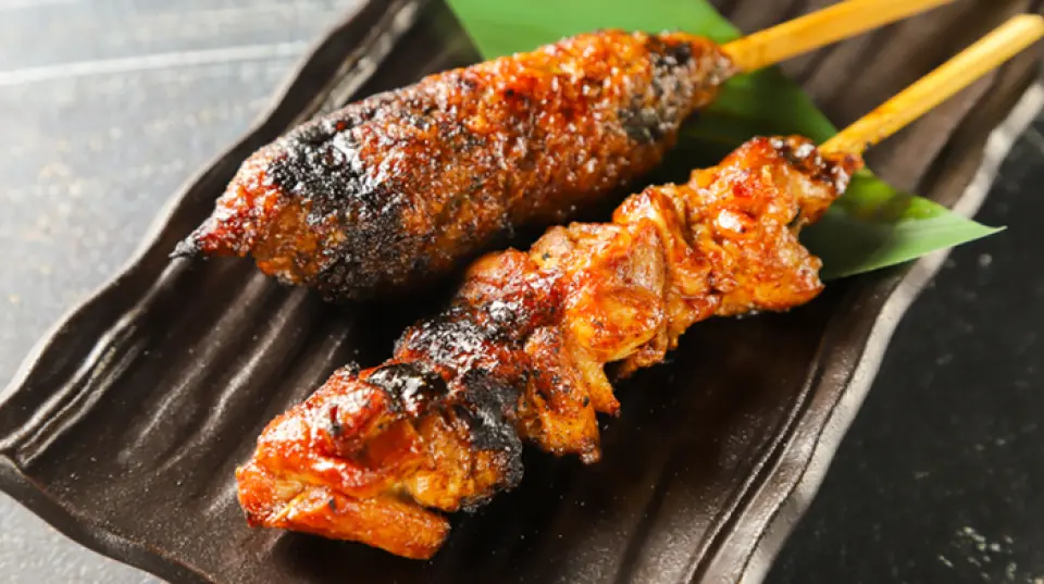 We are also proud of our yakitori, which is a testament to the passion and skill of the owner! By slowly grilling it over Sumire Binchotan charcoal, we achieve a crispy outside and juicy inside. All chicken is domestically produced, and the owner himself carefully skewers each skewer every day and grills it with love. You can choose from sauce, salt, or miso sauce for the seasoning, and the secret sauce is the best match! It is also perfect as a companion to alcohol.
