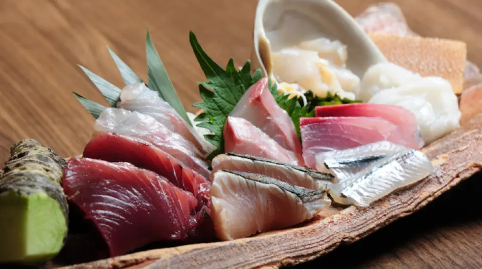 The "Sashimi Platter" made with fresh fish, sourced by the owner himself from fishing and auctions, is exquisite! As it uses fish caught that morning, you can enjoy a selection that is unique to that day. In addition to grilled fish slowly cooked over the charcoal fire in the hearth, there is also a wide variety of other fish dishes, including simmered dishes and a la carte dishes. There is also a dish made with seasonal vegetables, so be sure to enjoy it.