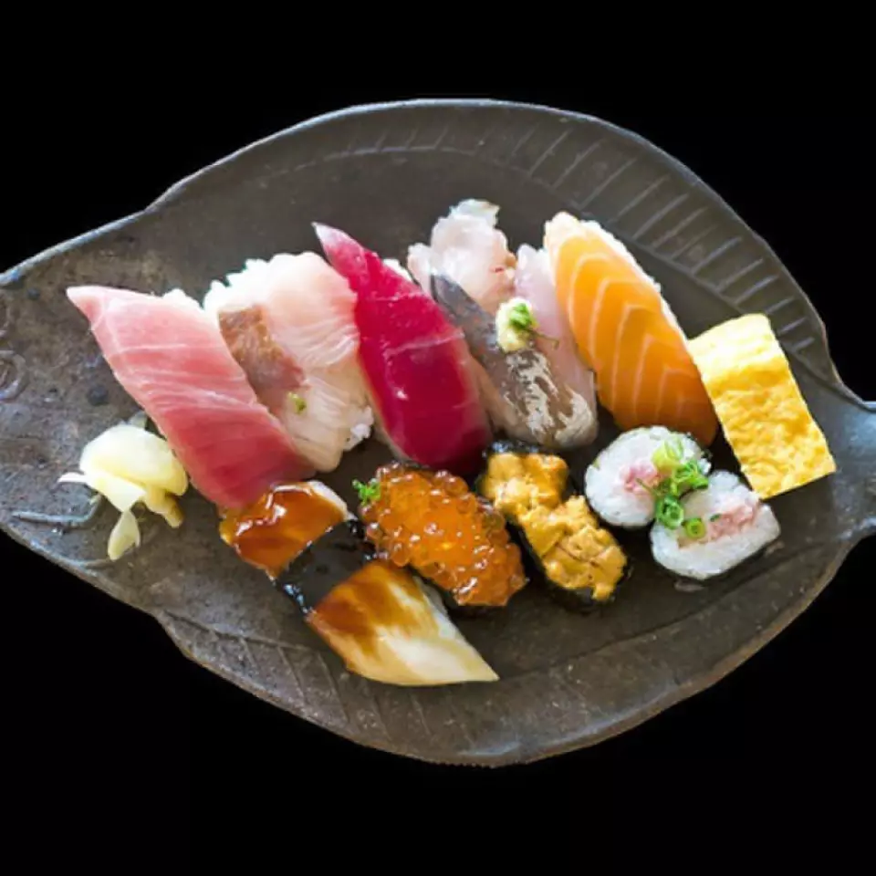 We offer a menu of carefully selected beef sushi and other sushi. We offer the ultimate sushi as a drinking snack or as a final dish.