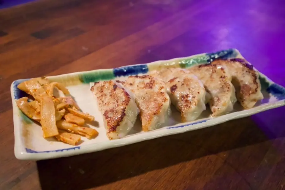 สำหรับงานเลี้ยงต่างๆ เราขอแนะนำแผนคอร์สของเรา ซึ่งให้คุณได้เพลิดเพลินกับเมนูยอดนิยมพร้อมเครื่องดื่มไม่อั้น เรามีแผนราคาที่สมเหตุสมผล เช่น แผน "อาหาร 6 รายการ + เครื่องดื่มไม่อั้น 2 ชั่วโมง" ในราคา 4,000 เยน และแผน "อาหาร 7 รายการ + เครื่องดื่มไม่อั้น 2 ชั่วโมง" ในราคา 4,500 เยน นอกจากนี้ หากคุณติดต่อเราล่วงหน้า เรายังสามารถเตรียมจานวันเกิดและเปลี่ยนแปลงเนื้อหาคอร์สให้เหมาะกับงบประมาณของคุณได้ โปรดสอบถามรายละเอียดจากพนักงานของเรา