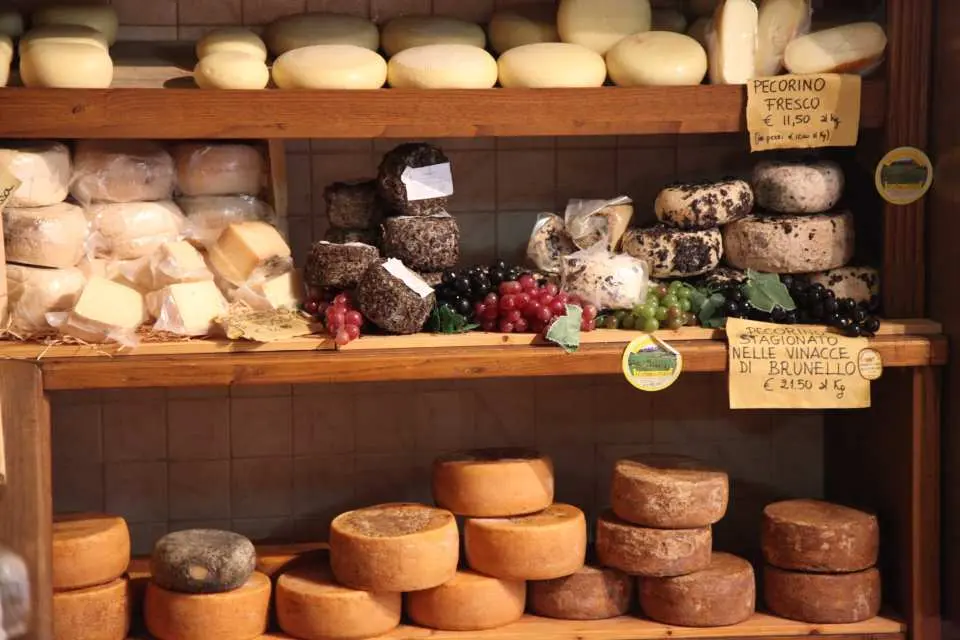 อาหารท้องถิ่นที่มีชื่อเสียงของ Pienza: ชีส Pecorino