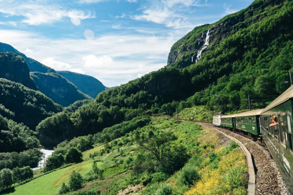 【卑爾根〉入●挪威縮影高山火車Norway in a nutshell(福斯-麥道爾-佛萊姆)〉入●松恩峽灣遊船Sognefjord Cruise〉米克達林】