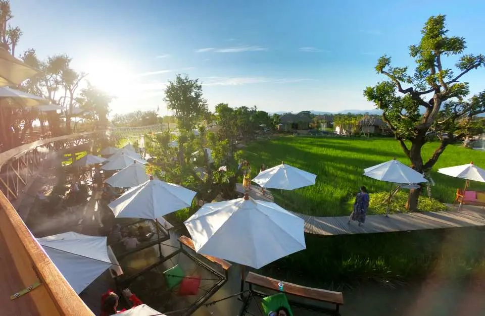 到达茵他农山，参观wachirathan falls