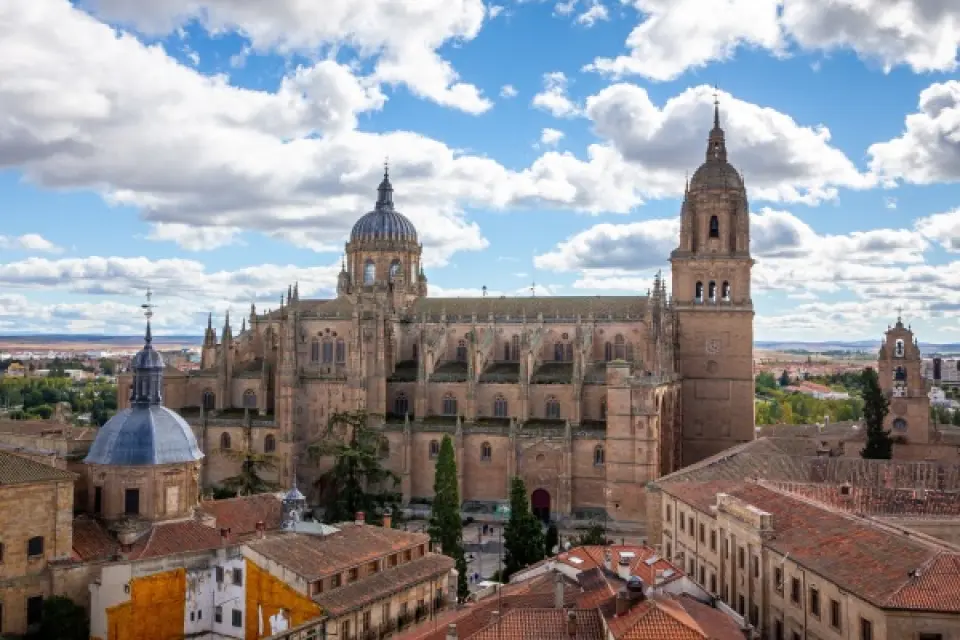 【波爾圖Porto〉照●萊羅書店Lello Bookstore〉照●證券交易所Stock Exchange Palace〉入●杜羅河遊船Douro River Cruise〉照●路易一世鐵橋(遊船經過)〉355公里〉薩拉曼卡Salamanca】