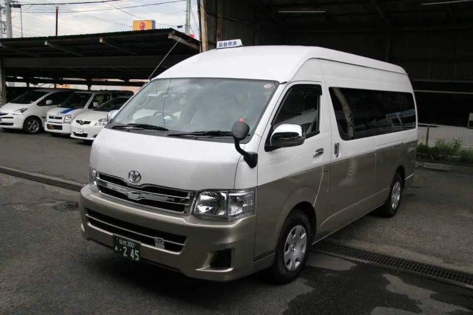 ジャンボバン（推奨乗車人数：6～9名）