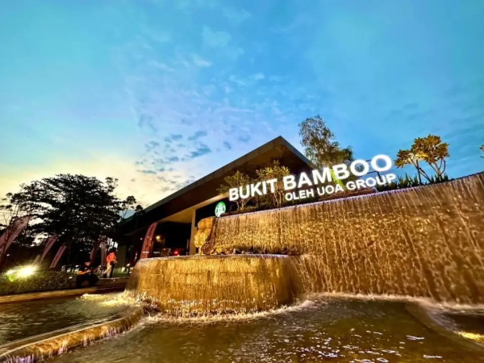 【睡眠體驗館〉黑風洞(彩虹階梯)〉竹林山水 Bamboo Hills〉加贈每人星巴克一杯〉巴比倫購物城(星光大道)〉雙子星花園廣場(國油雙峰塔 KLCC)〉Saloma Link莎羅馬行人天橋】