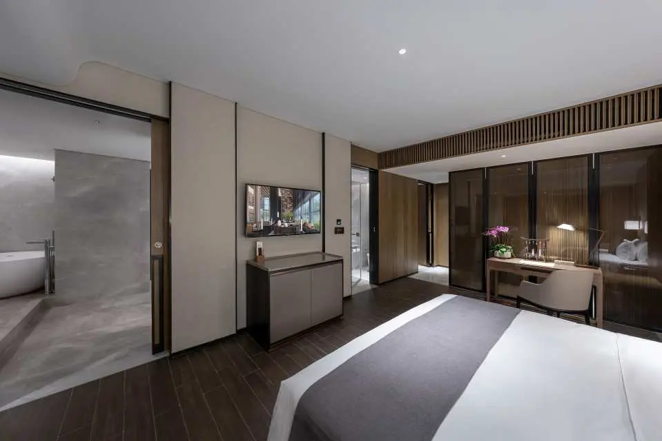 豪華書華大床房