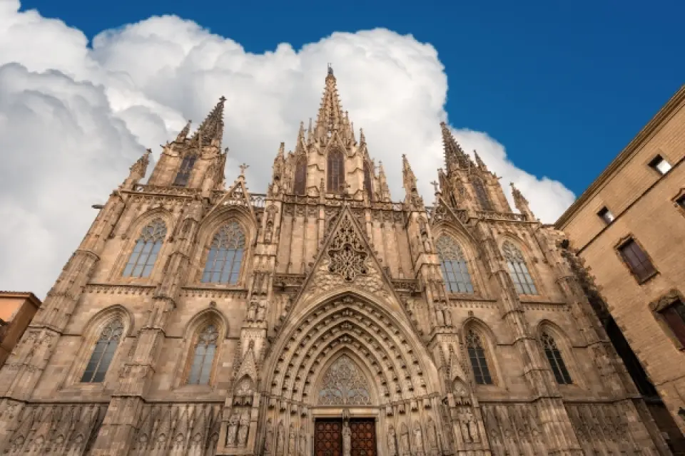 【巴塞隆納〉照●巴塞隆納大教堂Catedral de Barcelona〉照●英國宮百貨購物趣El Corte Inglés〉照●蒙特惠克山丘Montjuïc〉照●1992年奧運會場Summer Olympics Stadium〉巴塞隆納自由時光Barcelona〉巴塞隆納／杜拜(飛行約6小時55分鐘)】