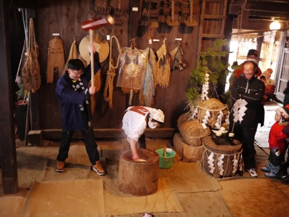 【入●角館武家屋敷散策〉入●木戶五郎兵衛村(古民家體驗搗麻糬)〉入●銀山溫泉街散策、自由享受足湯】