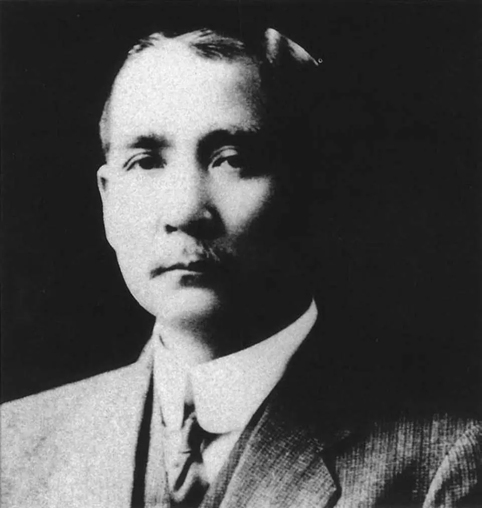 写真パネルや孫文直筆の題詞などの展示をご覧いただけます。（所要時間 30分〜40分）
孫文記念館 1階ホールに設置する大型スクリーンにて「孫文」「孫文記念館」「移情閣物語」「呉錦堂」をテーマとする紹介ビデオ(日本語/中国語/英語)を放映（所用時間 約6分～約14分）