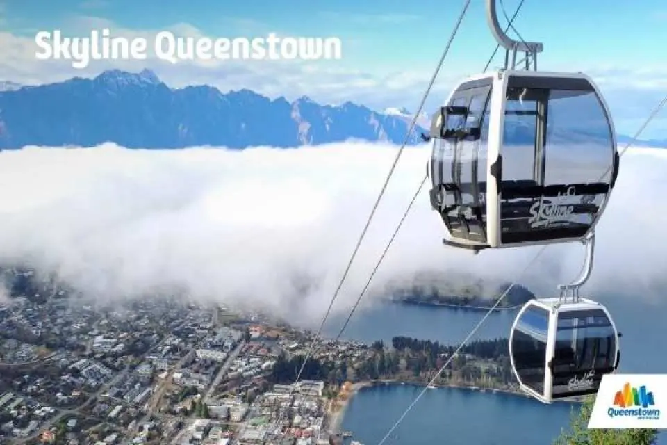 皇后鎮天際纜車(百匯自助餐)  以海平面45度仰角的方式建成，以極快的速度離開地面，旅客往往因眼前的美麗景色而忘記恐懼。登上山頂後，220度廣角的眺望台，是您遠眺南阿爾卑斯山雪景與湖面最佳地點，壯觀天成的風光，一定能讓您的相機閃個不停。