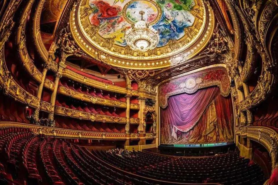 【巴黎〉入●加尼葉歌劇院(中文導遊導覽)Palais Garnier〉法式田螺餐不●〉入●香水博物館Fragonard〉入●老佛爺百貨Galeries Lafayette Haussmann】