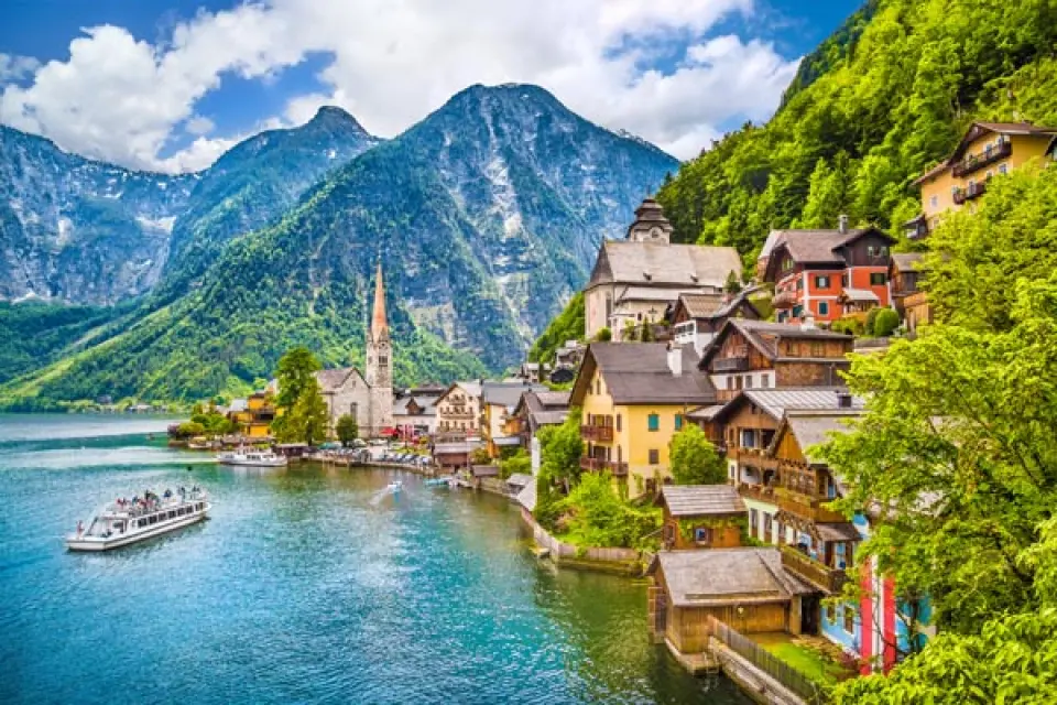 【契斯科庫倫洛夫Český Krumlov〉210公里〉照●哈爾斯塔特Hallstatt〉85公里〉薩爾茲堡Salzburg】