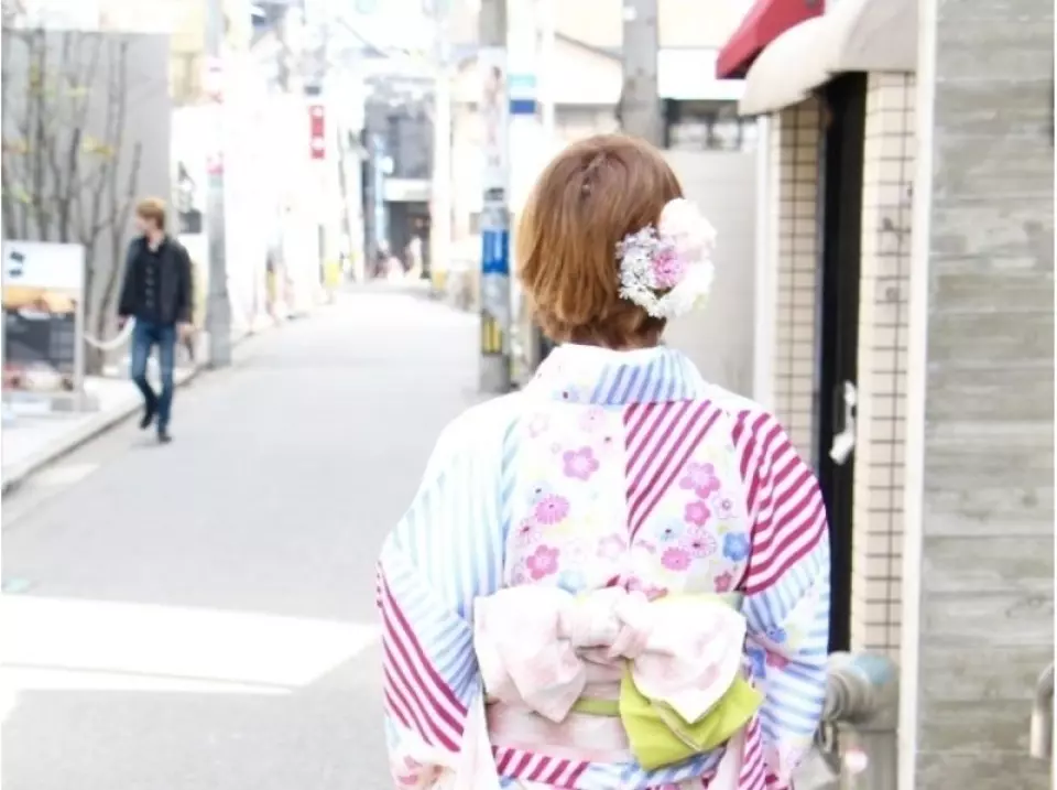도시를 자유롭게 거닐어 보세요♪