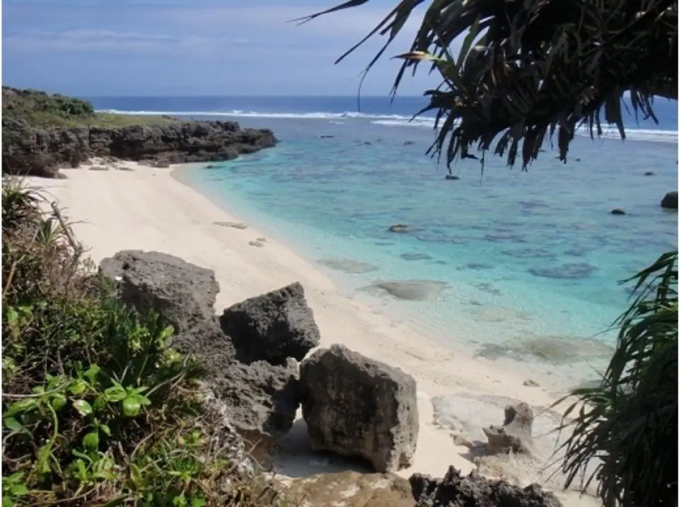 A tour of the places listed in tourist brochures