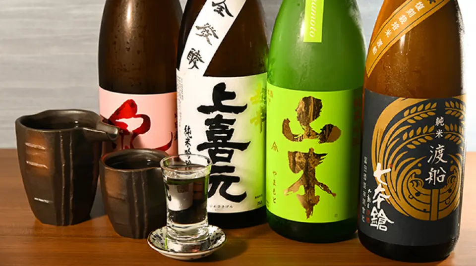 We always have over 10 types of sake available. We have a wide selection, from classic brands to seasonal recommendations, and you can choose from two glass sizes, making it perfect for those who want to try a little at a time. We also have a full lineup of drinks other than sake, so anyone can enjoy a drink.