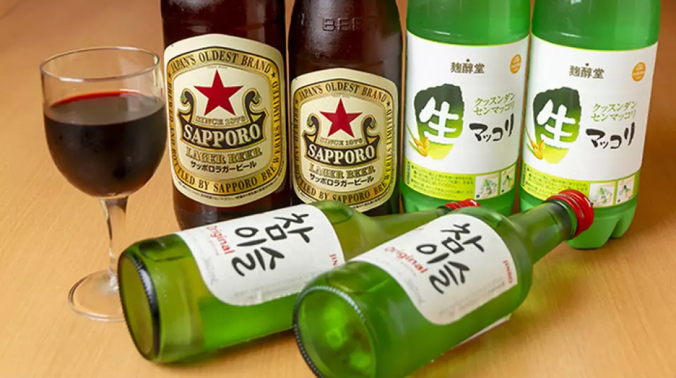 Enjoy a casual drink after work during our happy hour! Highballs are 290 yen on Mondays and Wednesdays, and draft beer is 290 yen on Tuesdays and Thursdays. We also have a wide selection of drinks on our menu, including shochu, sake, chuhai, wine, makgeolli, and more.