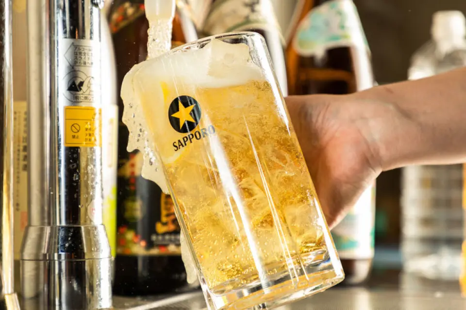 It is the oldest existing beer brand in Japan, launched in 1877 (Meiji 10), the year after the company was founded. Sapporo Akaboshi has a strong, full-bodied flavor that is unique to heat-treated beer, and has gained enduring popularity.