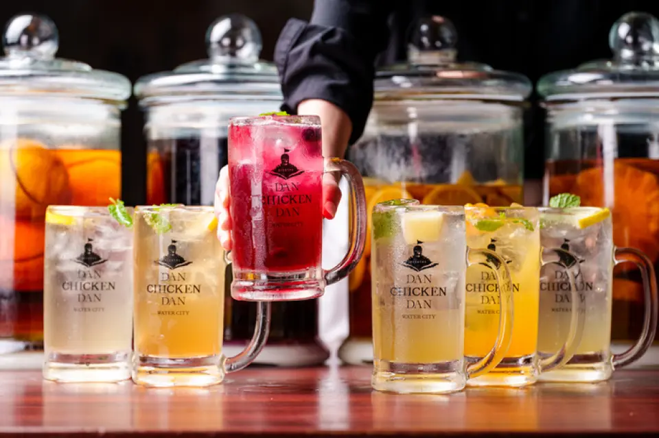 One of the attractions of Danchi Dan is that you can drink from noon! We accept lunch and lunch parties as well. Our lunchtime-only course includes 8 dishes and 2 hours of all-you-can-drink for just 3,500 yen!