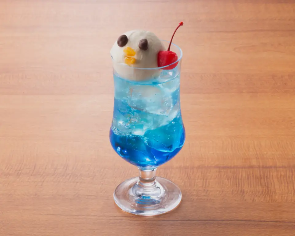 Konotori offers a wide selection of sweet drinks, including the colorful 9-color "Chick Ice Cream Soda" and "Specialty Egg Milkshakes." Perfect for taking photos, enjoying your favorite idol, or treating yourself. We also have a full lunch and cafe time menu, including the "Specialty Egg Milkshakes" and an order-based drink bar. Enjoy with friends or family.