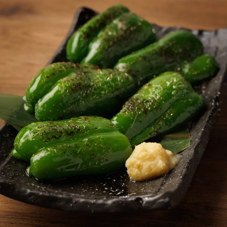 You can enjoy not only fresh fish and meat but also fresh vegetables on the Robatayaki . Please try the seasonal vegetables that change with the seasons and the popular robatayaki fried Robatayaki.