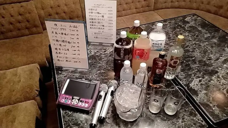 Our all-you-can-drink plan, including three omakase dishes, is a great value at just 3,000 yen! We offer three types of drinks: whiskey, shochu, and soft drinks. There's no time limit, so you can enjoy a relaxed and lively drink. It's also perfect for a drink after work.