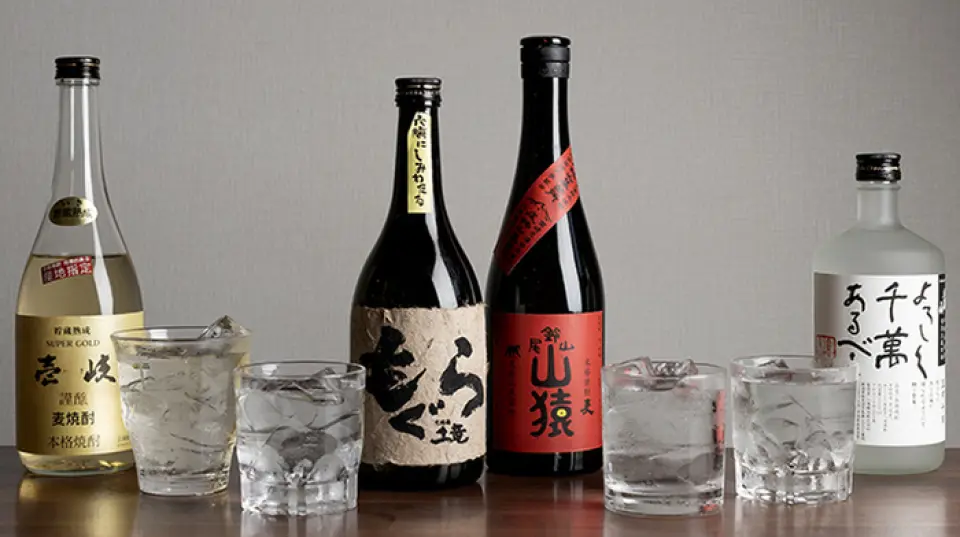 High-quality shochu is pre-mixed with hot spring water to achieve a mellow flavor. It is brewed overnight. Quantities are limited, so it's a special experience. We use Kimura Glass glasses for wine, and we've put a lot of effort into making it delicious to drink. We offer full-bodied red wines from France and white wines from around the world.