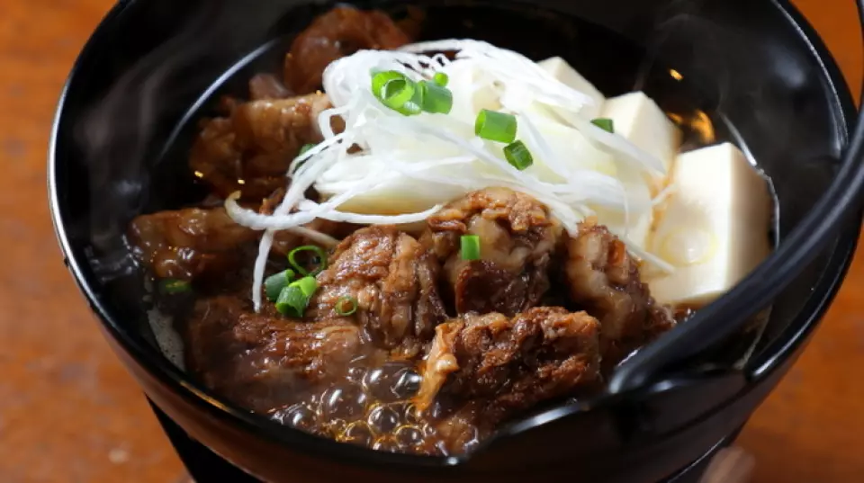 If you're a fan of beef tendon, you should definitely try our "Beef Tendon Stew"! We use beef bones in the soup to enhance the flavor, and we're proud of this dish, which is made by simmering domestic beef tendons for a long time until they become melt-in-your-mouth.◎Unusually for beef tendon stew, we don't use many vegetables, and the dish is made almost entirely with meat, giving it a punchy flavor! It goes great with rice, as well as with sake.◎