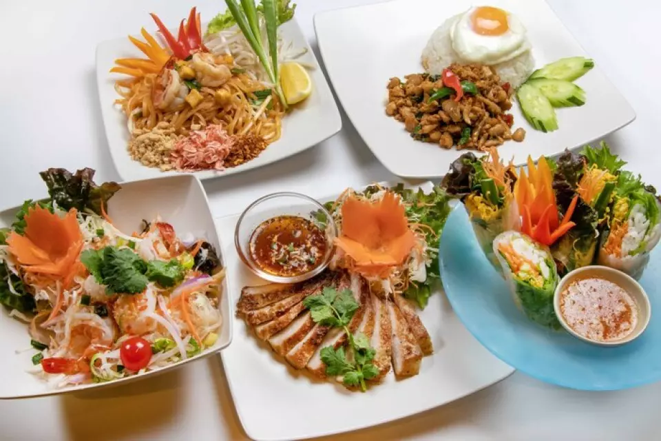 Chúng tôi hoan nghênh đặt chỗ ngay trong ngày! Đặt chỗ qua điện thoại cũng rất dễ dàng!