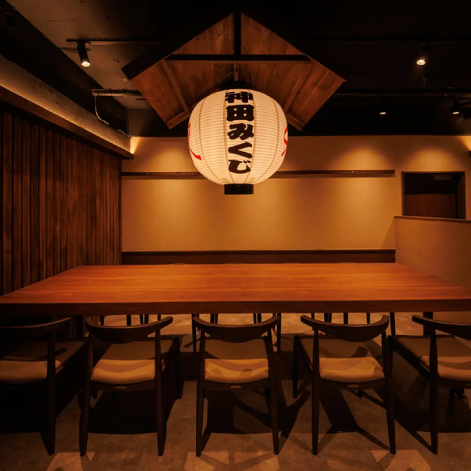 A sophisticated Japanese-modern space perfect for a variety of occasions. The warmth of wood and high-quality lighting create a calming atmosphere, making it ideal for special occasions such as entertaining clients, business dinners, and anniversaries. Enjoy a close-up look at the craftsmanship at the counter, or a relaxing time with someone special in a private room. This sophisticated hideaway for adults combines quality with comfort, and will leave you with a memorable experience.