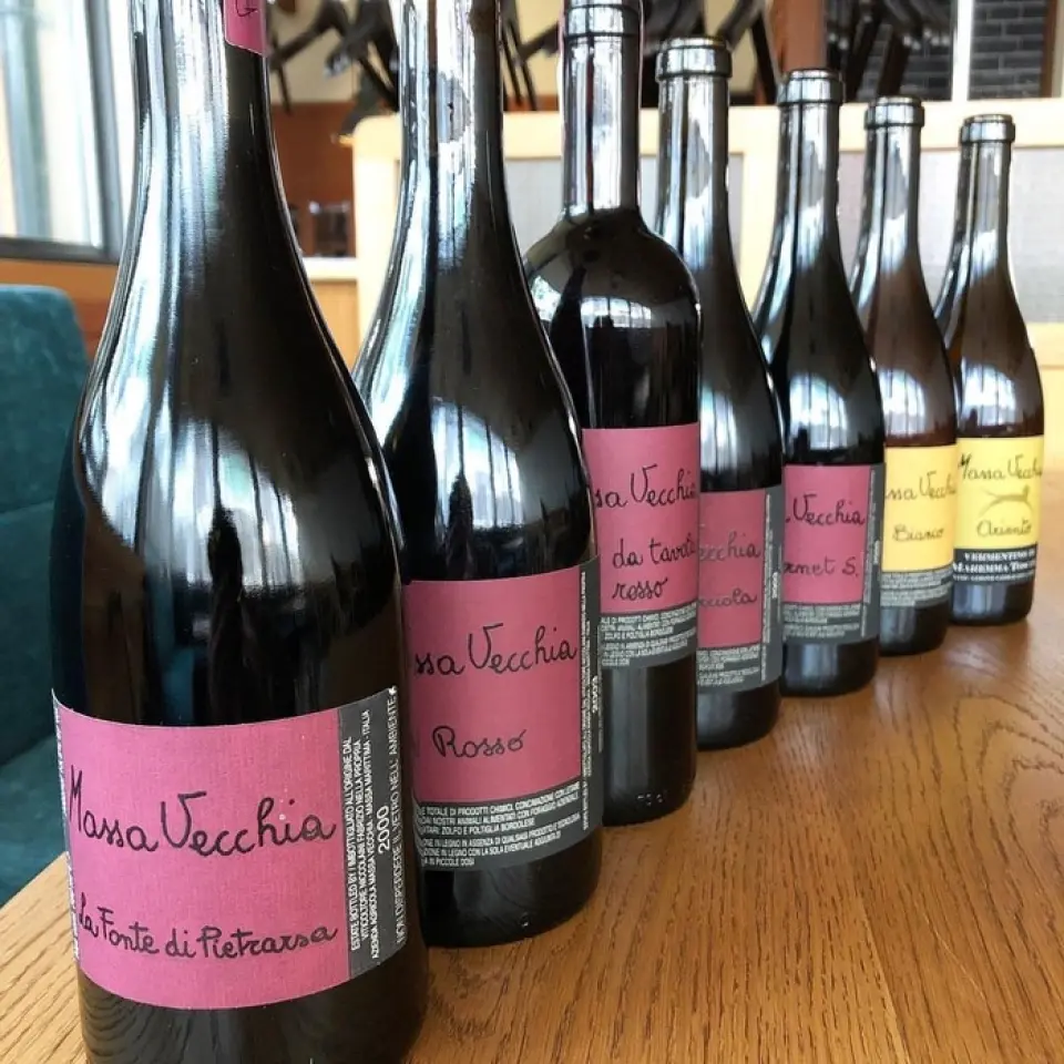 We have carefully selected a wide variety of brands, focusing on aged and natural wines, to complement your meal. We also offer four types of craft beer on tap. From beers with just the right amount of bitterness to lighter drinks that are easy to drink even for those who don't like beer, you can enjoy a unique lineup.