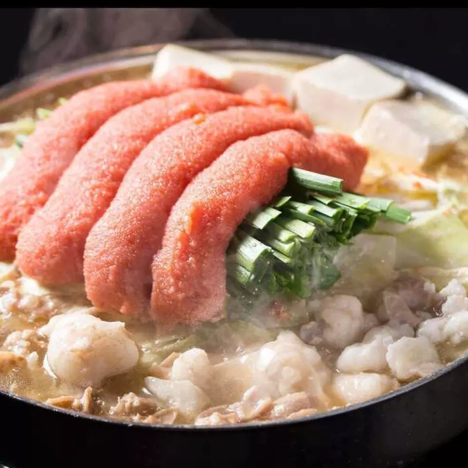 The specialty is "Mentaiko Motsunabe." Tender domestic beef offal and plenty of mentaiko. The moment these two soul foods of Hakata meet, the hot pot transforms into a "treasure box of umami." The mellow soup, made with seafood stock and chicken collagen, is combined with the spicy and rich umami of mentaiko, creating a surprising deliciousness that spreads from the first bite. This hot pot is an evolution of Fukuoka's flavor, beloved by locals and tourists alike. If you're looking for motsunabe, come to our restaurant, which is said to have been the first to create "Mentaiko Motsunabe" in Hakata.