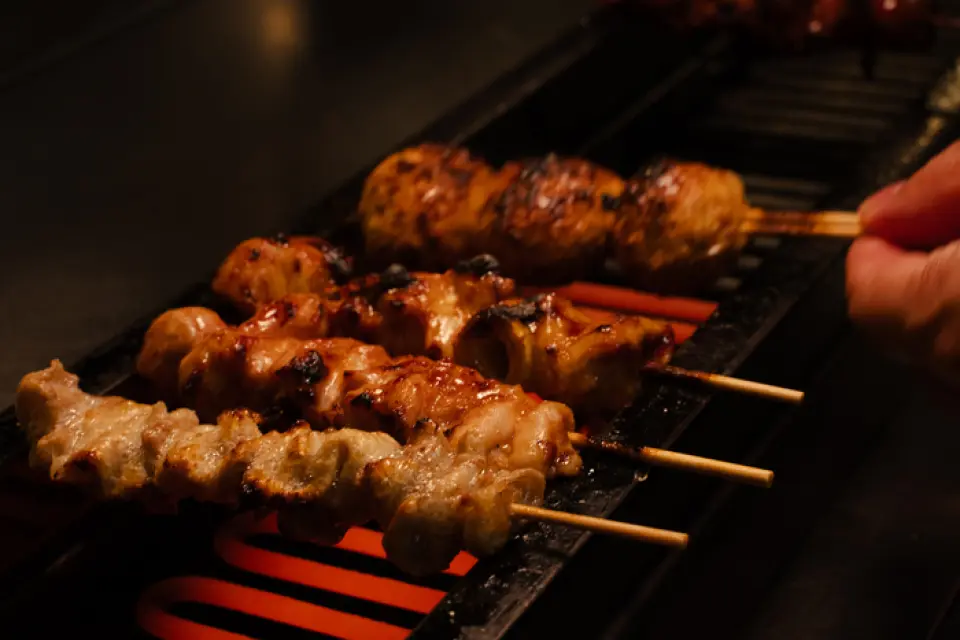 Our yakitori, grilled by our highly skilled staff, is an irresistible dish with a fragrant aroma and juicy flavor! One bite and you'll be greeted by the fragrant aroma and delicious flavor. We also have a wide selection available, so be sure to try it when you visit our restaurant!