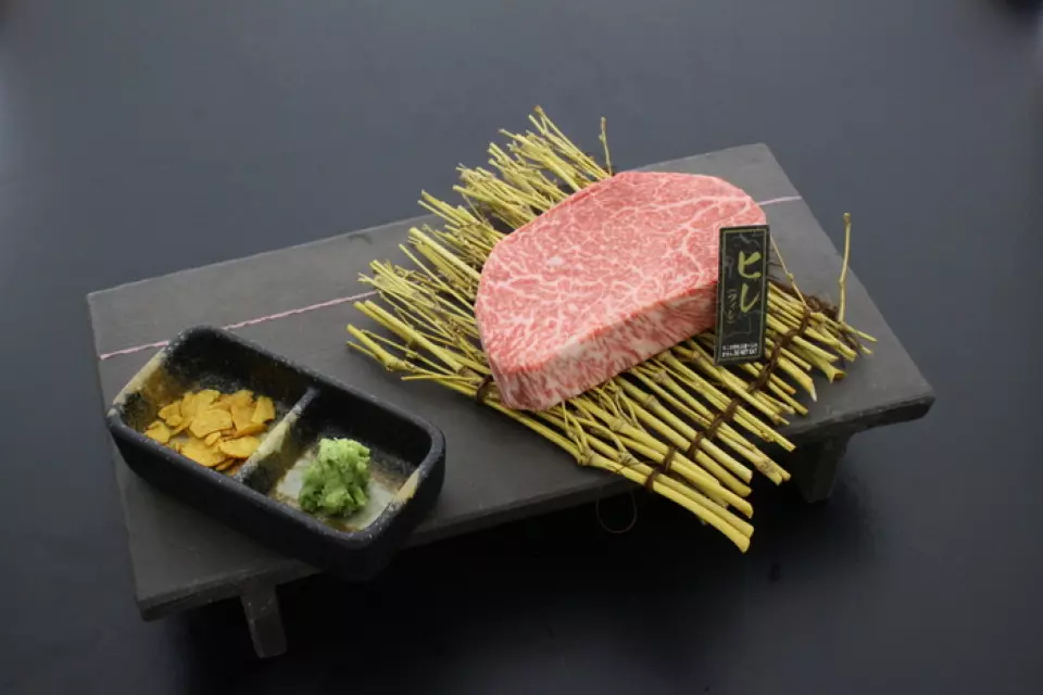 We offer exceptionally good value Kuroge Wagyu beef, carefully selected by seasoned connoisseurs! Enjoy as many different cuts as you like! For the month of October only, we are offering up to 10 servings of Kuroge Wagyu fillet steak (200g) for just 6,980 yen, normally priced at 7,980 yen! Don't miss this opportunity!