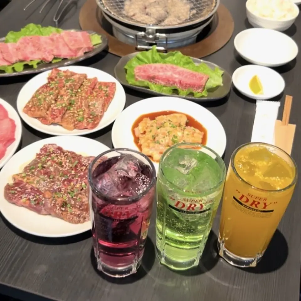 We clean our servers every day, so we serve you the finest draft beer with a clear, unadulterated taste! We also offer a variety of sours, highballs, shochu, sake, and more. We also have a wide selection of non-alcoholic drinks, including non-alcoholic beer, cassis, lemon sours, and highballs. Drivers can enjoy this drink too!