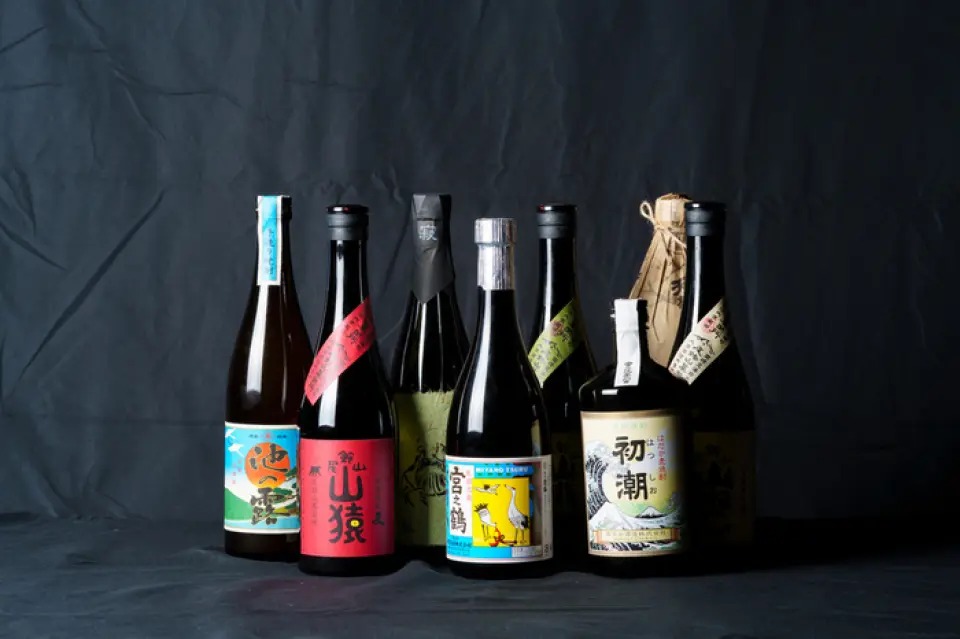 Chúng tôi có nhiều loại đồ uống, bao gồm bia và rượu highball. Hãy thưởng thức đồ uống yêu thích của bạn cùng bữa ăn nhé!