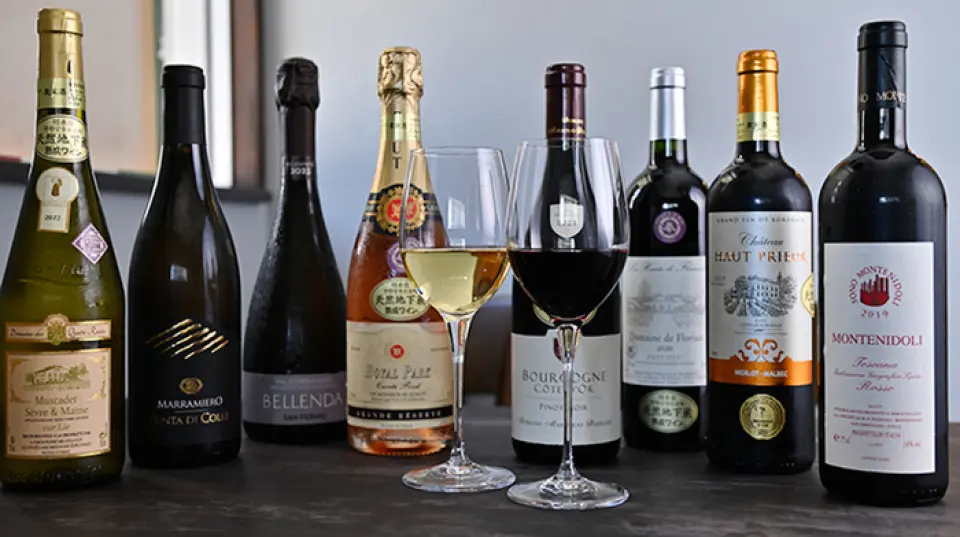 The bar offers a selection of wines that have been carefully aged in Chevalier's natural cellar. Our sommelier has carefully selected not only Italian wines but also French wines. We also have brands that can be enjoyed casually by the glass. We also have a wide selection of non-alcoholic cocktails, so even those who don't like alcohol will be delighted. Our two-hour all-you-can-drink plan, which includes draft beer, is recommended for groups. Perfect for after-work or girls' nights out.